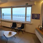 Apartment Frontaal Gelijkvloers Seaview 80m² 2 Slp Ostend