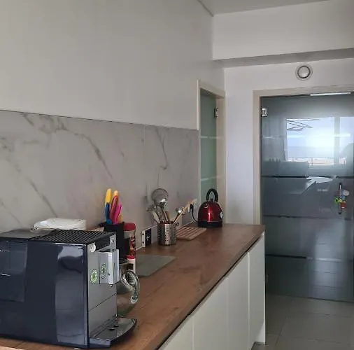 Frontaal Gelijkvloers Seaview 80m² 2 Slp * Ostende