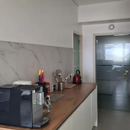 Frontaal Gelijkvloers Seaview 80m² 2 Slp * Ostende